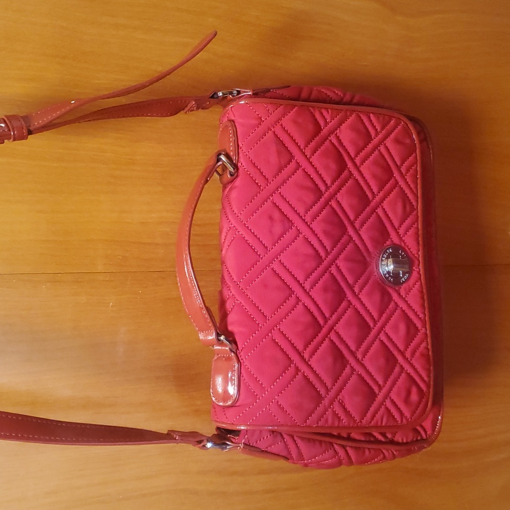 Vera Bradley Quilted Red Crossbody Bag NWNT - Picture 3 of 8